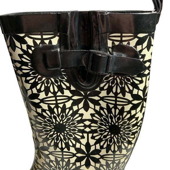 Capelli New York Women Sz 8 Tall Rain Boots Black White Floral Design Block Heel - Picture 3 of 12
